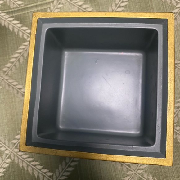 Placemats, napkins, trinket box, and soap/lotion dispenser 🌿 - Picture 10 of 15